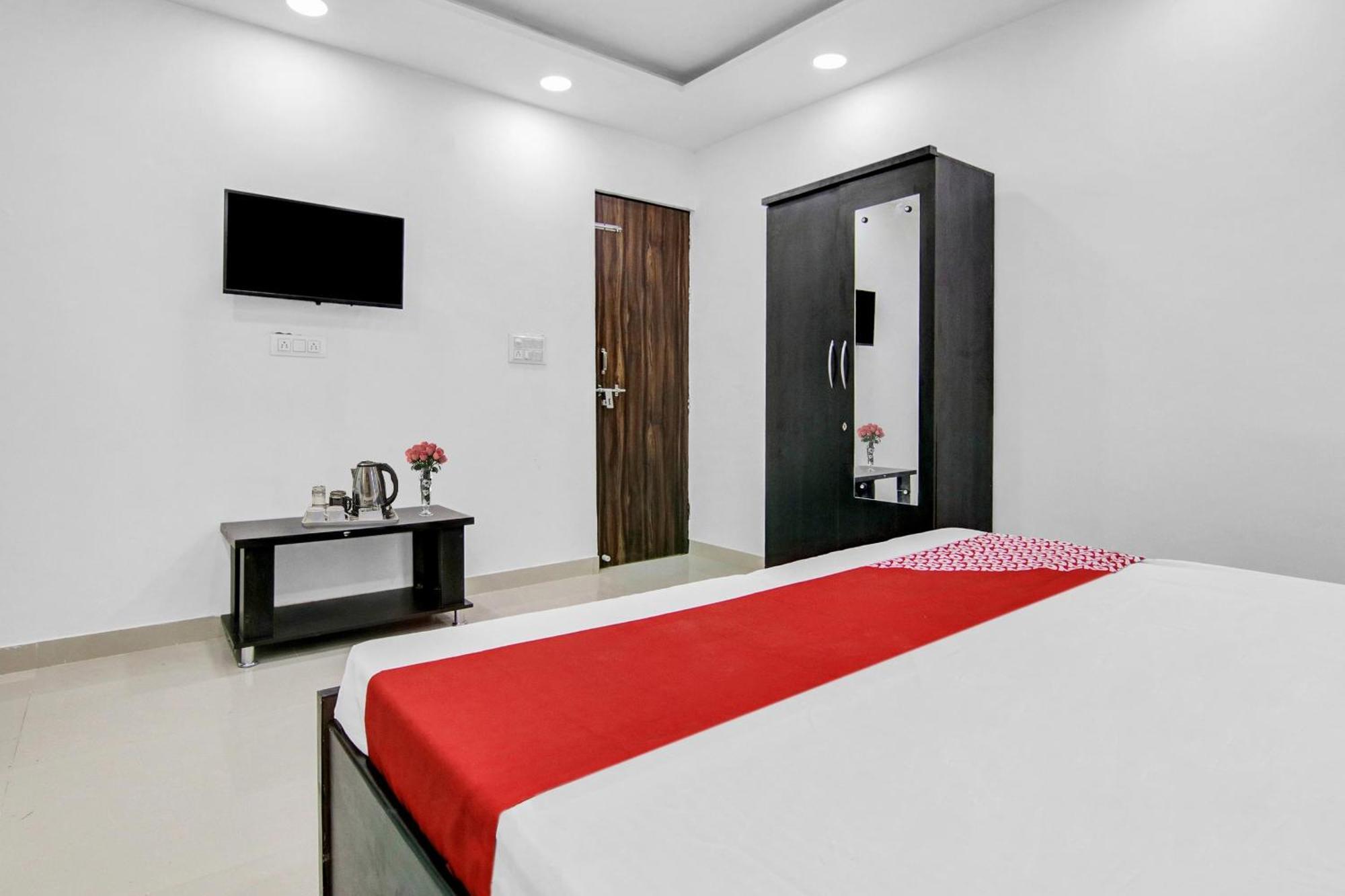 Flagship Hotel Secret Mirage Near Rithala Metro Station Yeni Delhi Dış mekan fotoğraf