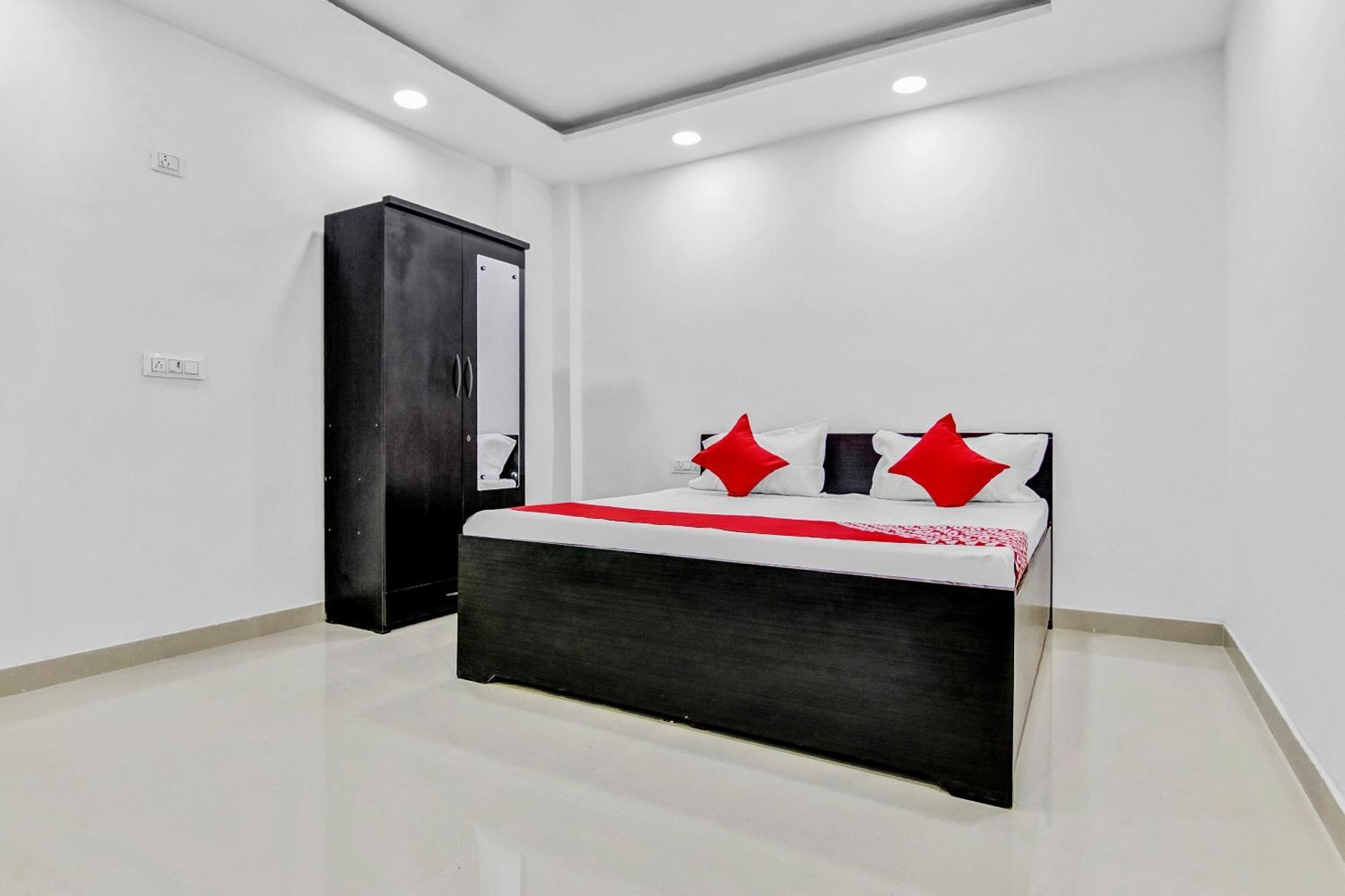 Flagship Hotel Secret Mirage Near Rithala Metro Station Yeni Delhi Dış mekan fotoğraf