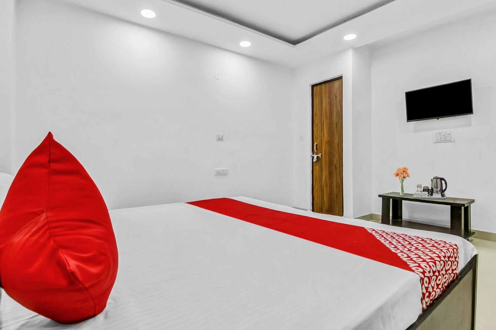 Flagship Hotel Secret Mirage Near Rithala Metro Station Yeni Delhi Dış mekan fotoğraf